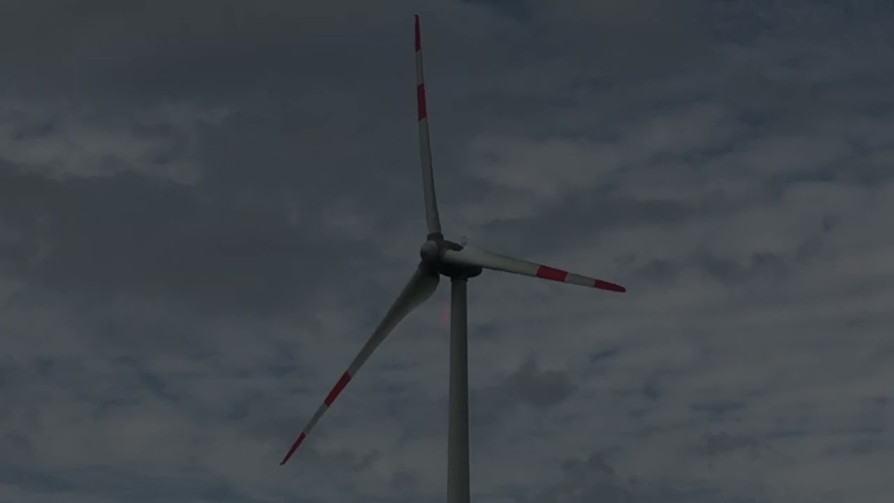 Windrad im REBOTNIX Energy Solution Trailer